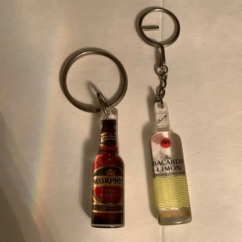 2 liquor keychains Bicardi Limon Murphys Irish amber